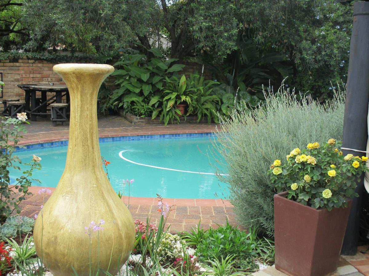 Ukarimu Guest House Klerksdorp Exterior photo
