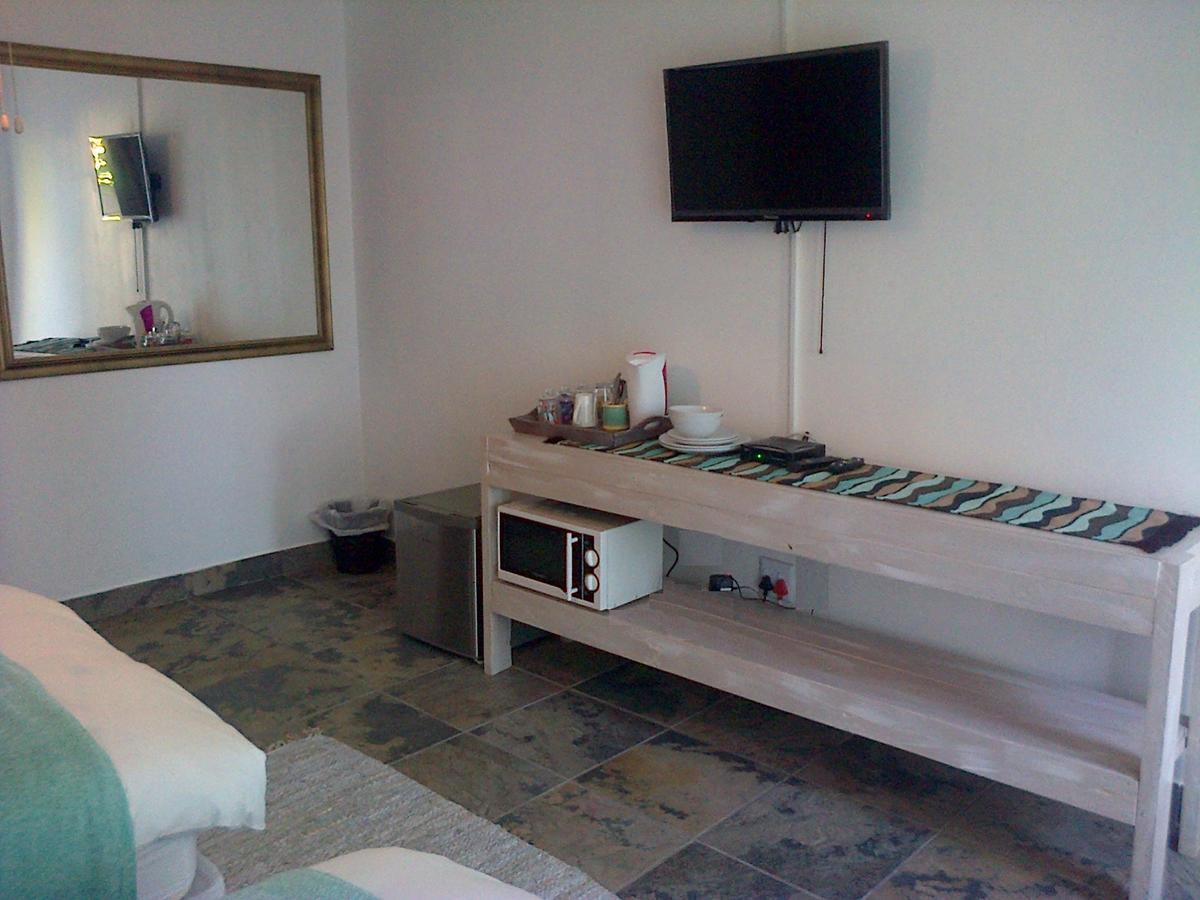 Ukarimu Guest House Klerksdorp Exterior photo